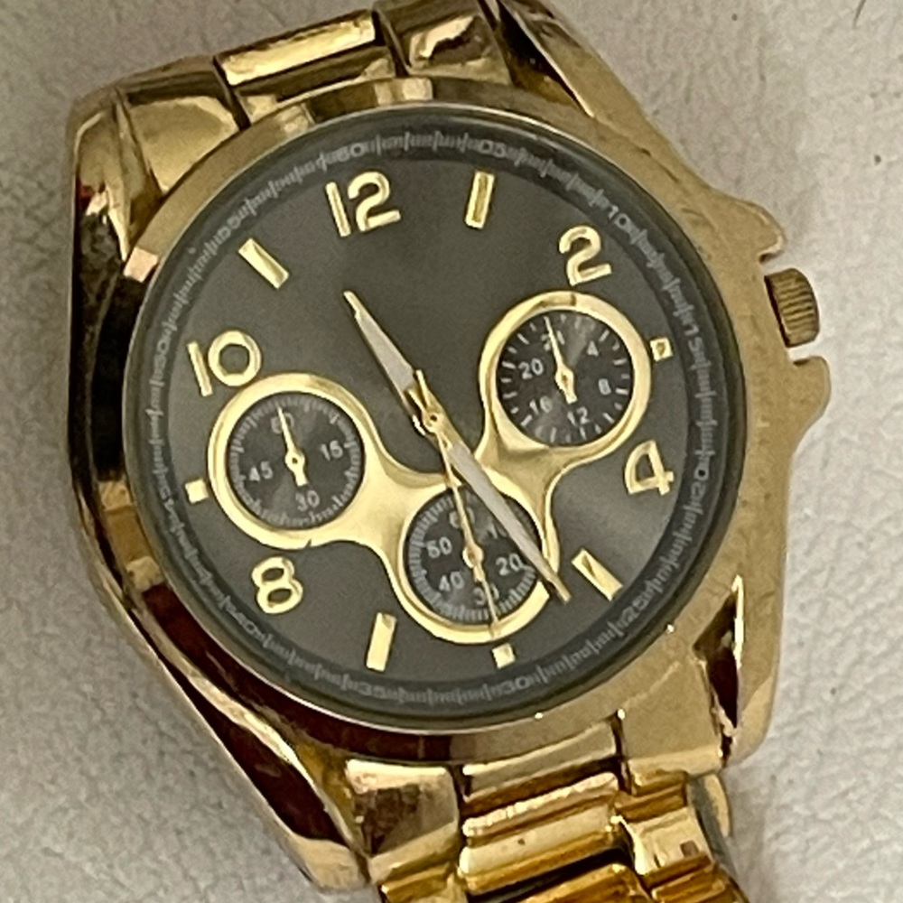 Men’s Japan Movement Chronograph Gold-tone FMD Wristwatch